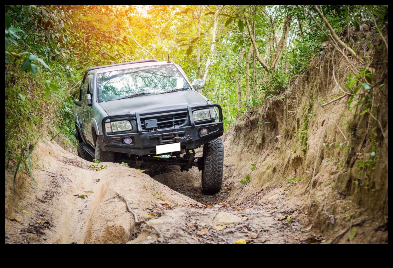 Praf, murdărie și hotărâre Locul de joacă al pasionaților de off-road 2 Praf, murdărie și hotărâre: Locul de joacă al pasionaților de off-road